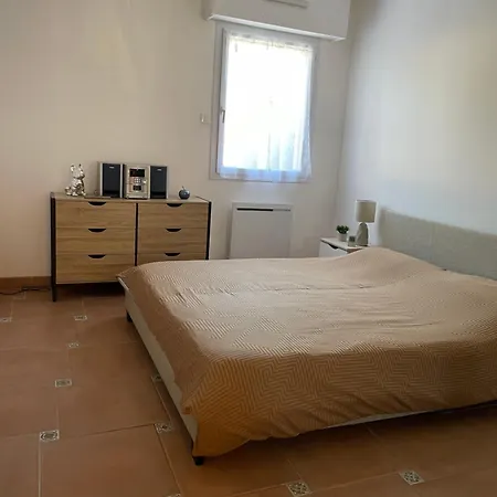 2 Pieces Raphael Renove, Classe 4 Etoiles, 100 M Plages, Piscine, Tennis, Parc, Terrasse, Jardin Privatif Apartamento *