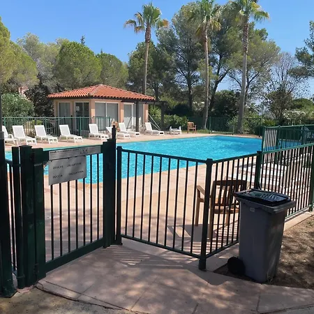 2 Pieces Raphael Renove, Classe 4 Etoiles, 100 M Plages, Piscine, Tennis, Parc, Terrasse, Jardin Privatif 아파트
