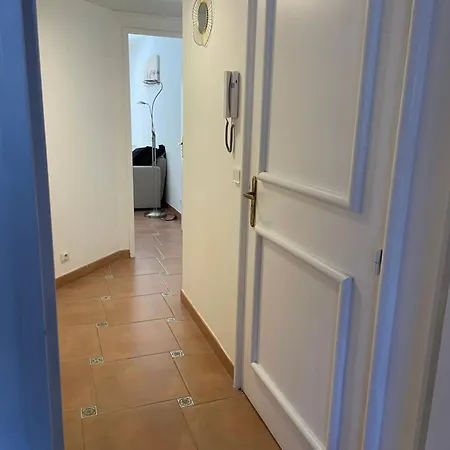 Apartment Riviera Oasis: Beachside Retreat With Pool And Tennis Saint-Raphael (Var)